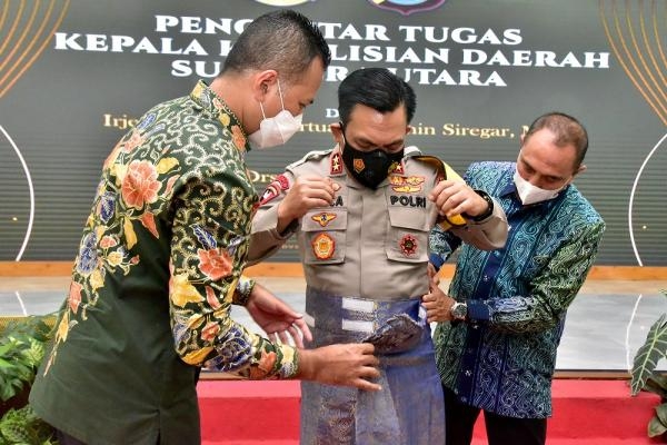 GubernurEdy Rahmayadi Ajak Kapolda Panca Putra Ukir Sejarah dan Berbuat Terbaik untuk Sumut